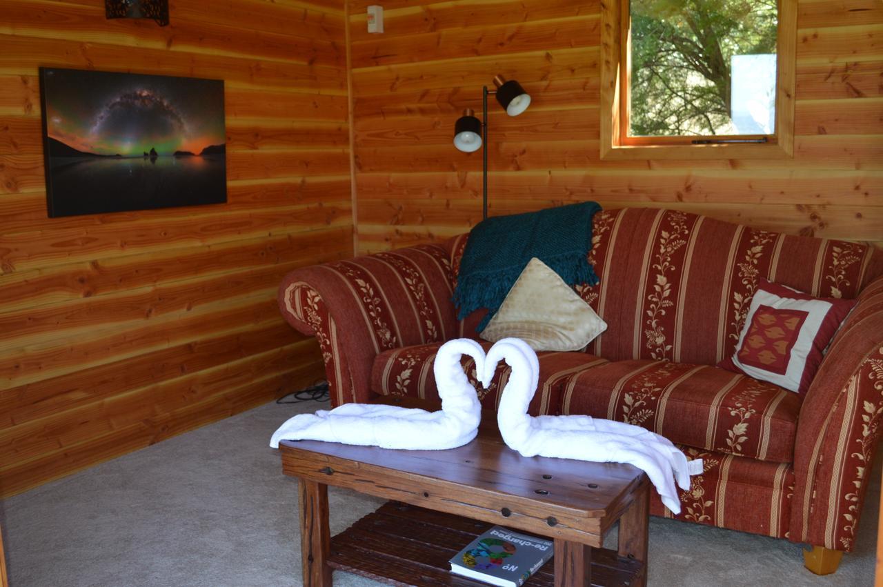 Sunrise Cabin At First Light Rangihaeata Retreat Takaka Exterior photo
